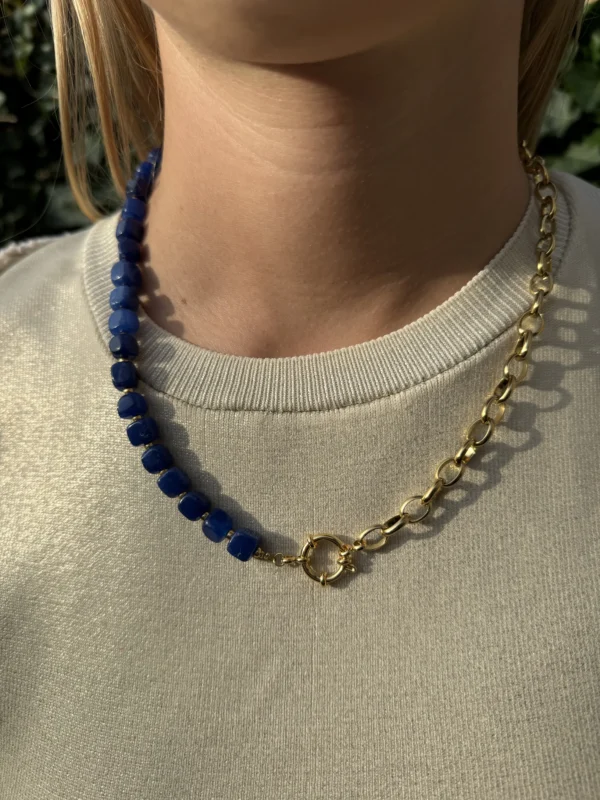 Gouden kralenketting blauw